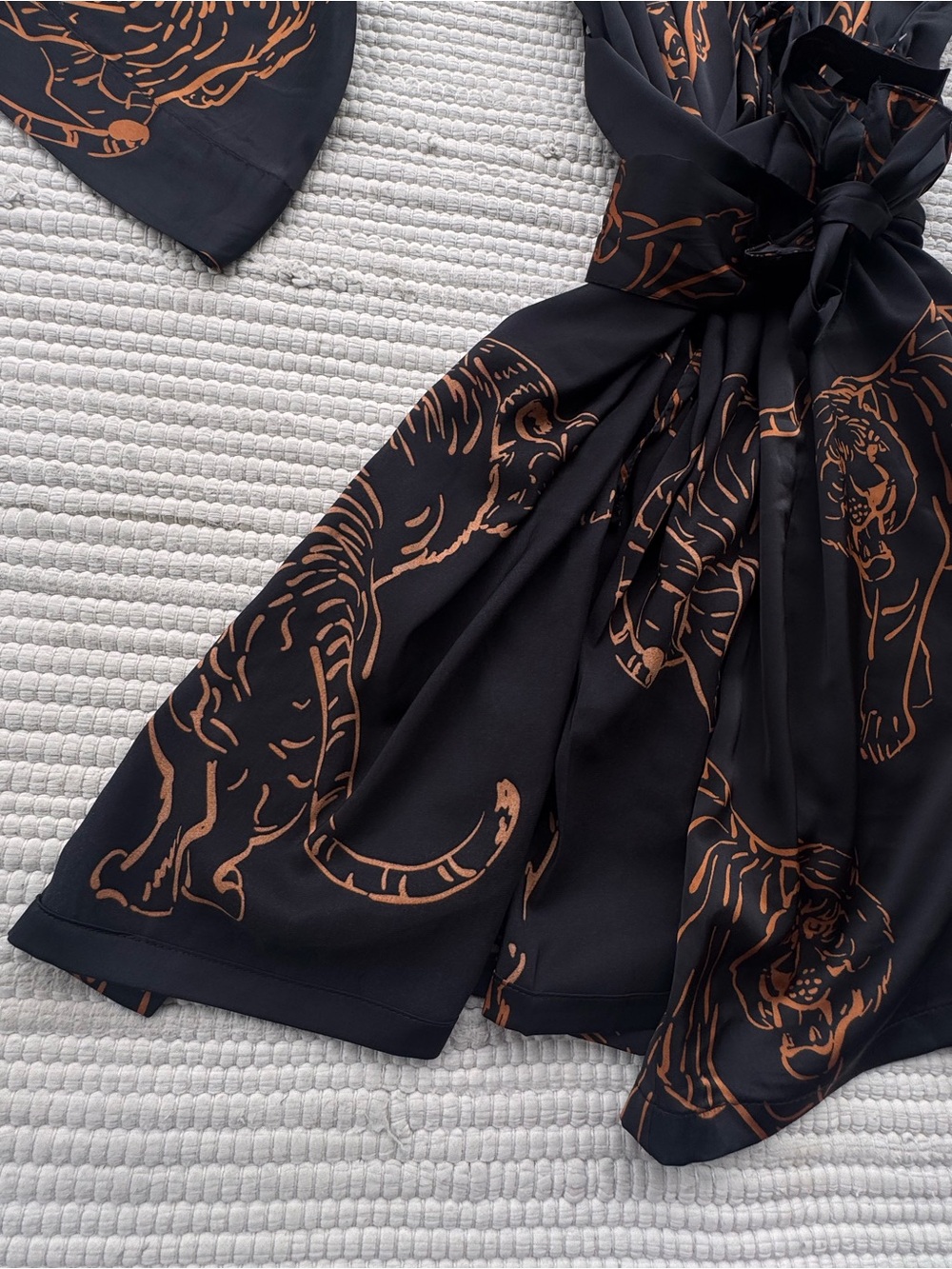 Auden Tiger Print Satin Kimono Robe Black Copper Tie Waist Sleepwear M/L - Picture 3 of 9